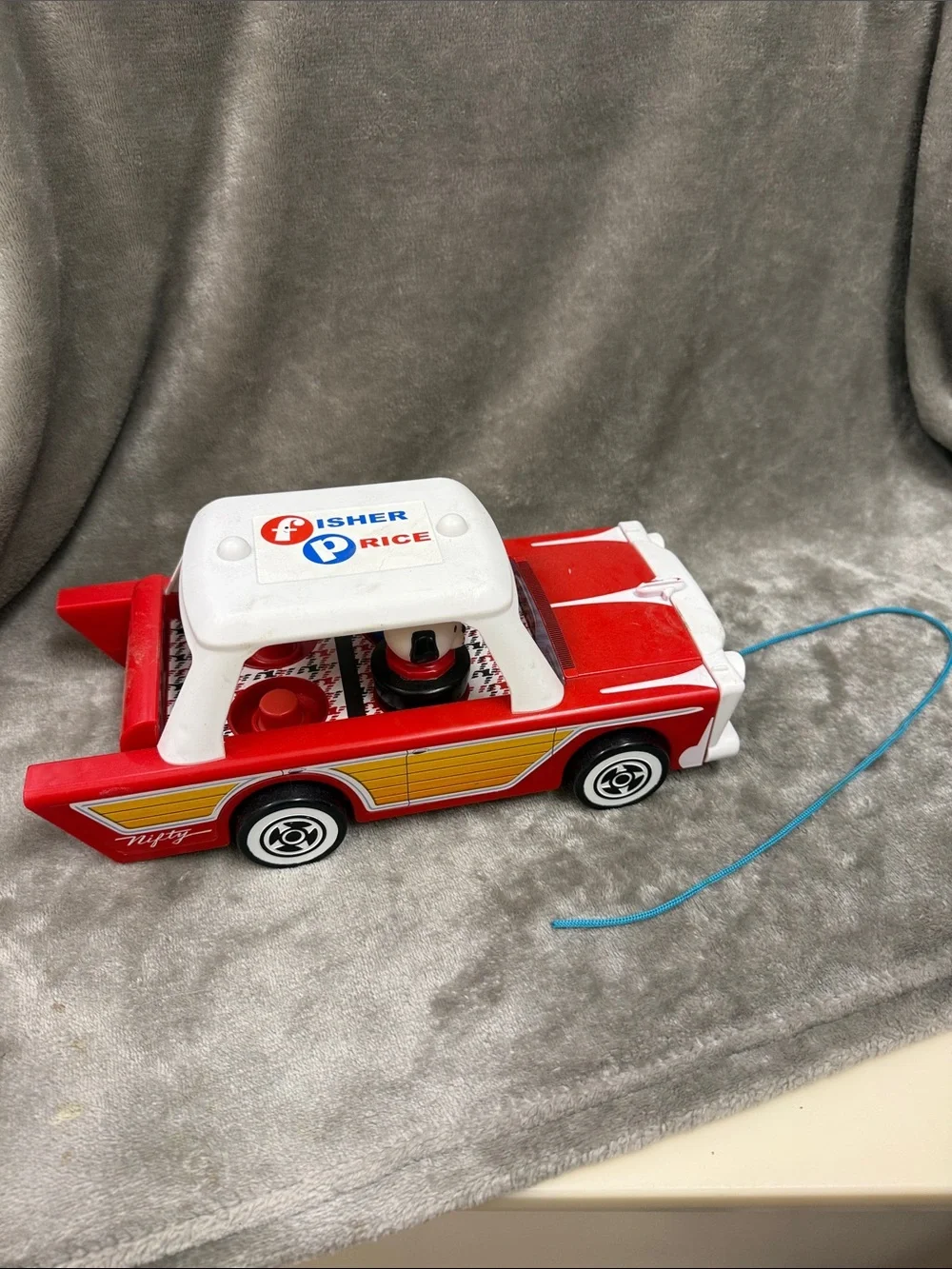 2018 Fisher Price Nifty Station Wagon Pull Toy & 1 Person & 1 Dog D